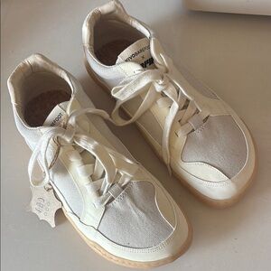 Vivo Barefoot Cream Sneakers